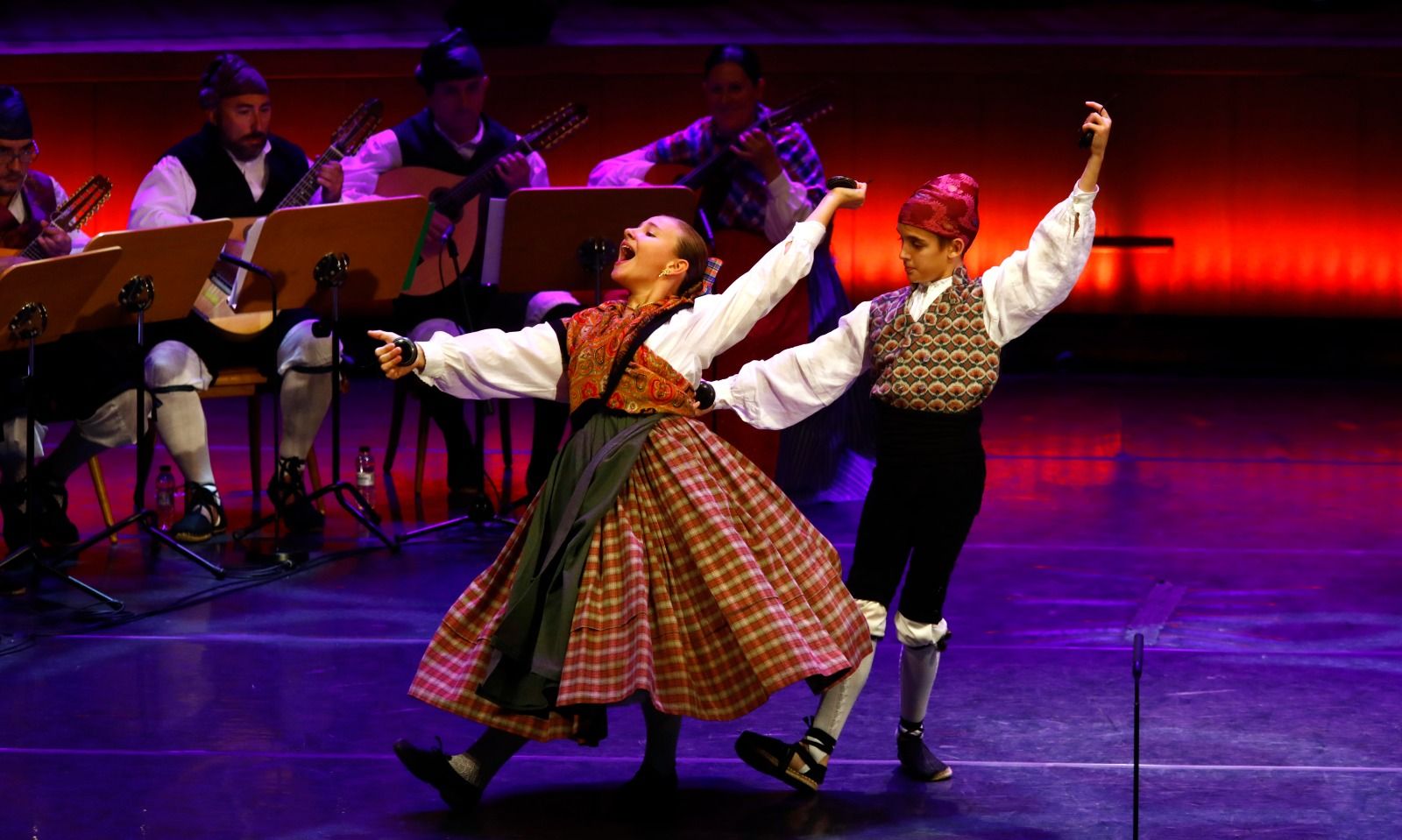 Los infantiles de la Jota Aragonesa deslumbran al Auditorio