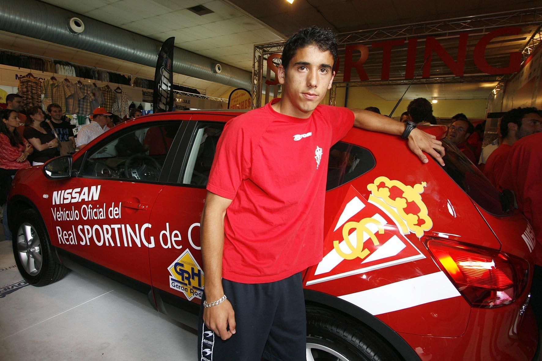En imágenes: un repaso visual a la trayectoria de José Ángel "Cote" en el Sporting