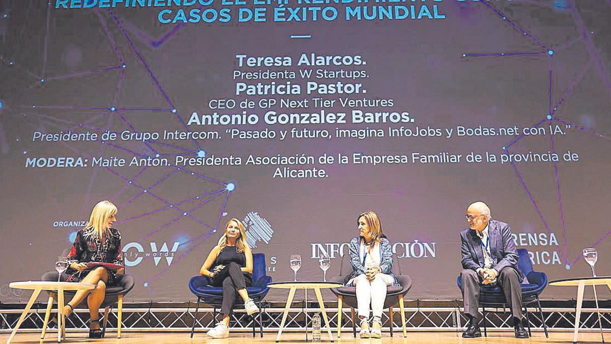 De izquierda a derecha, Maite Antón, Patricia Pastor, Teresa Alarcos y Antonio González Barro.