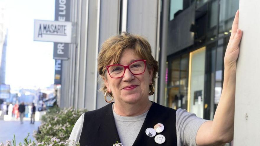 Pilar Pato encargada de la cuenta ‘Coruña con C de Cultura’ en la red social Instagram. | Casteleiro/Roller Agencia