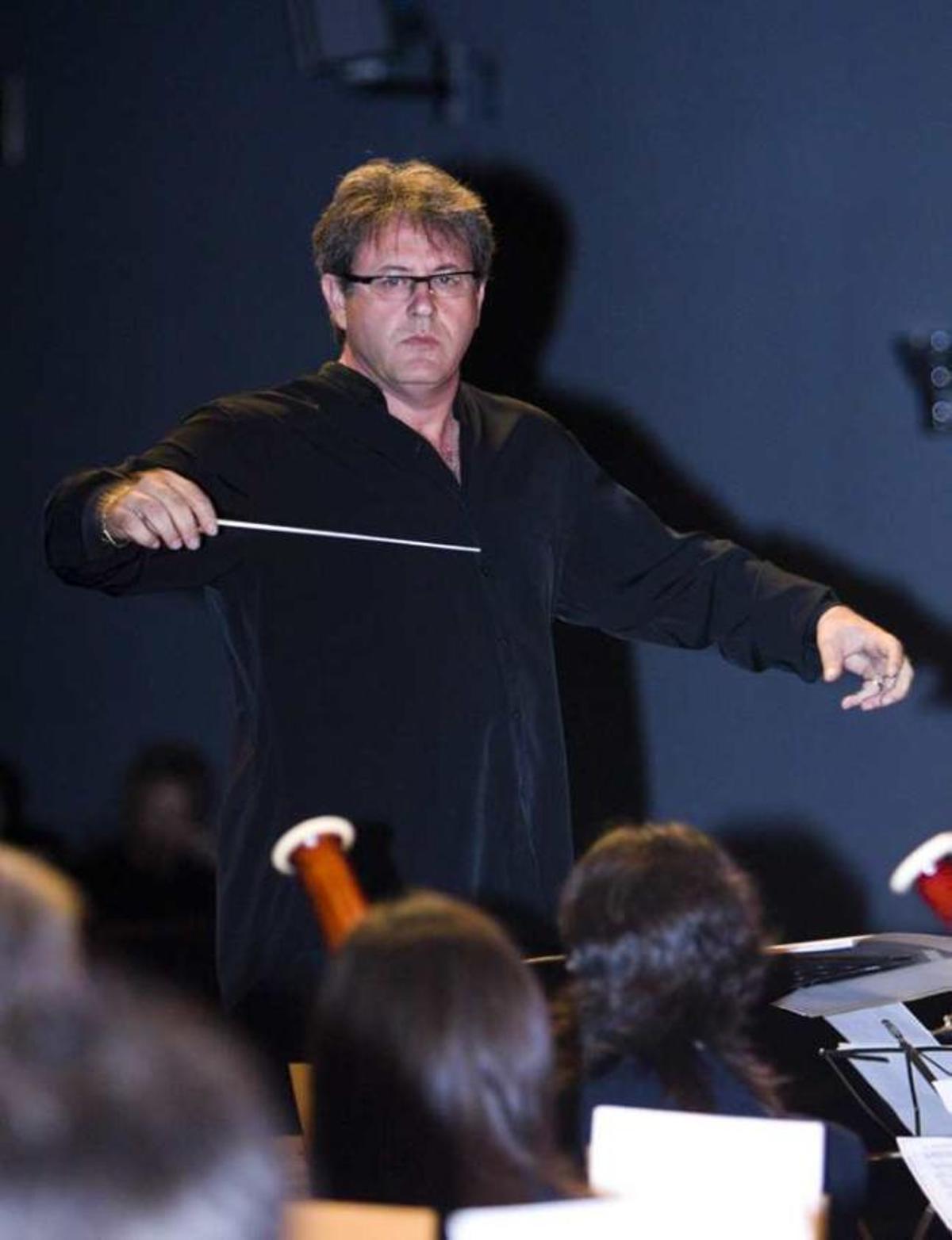 José Vicente Díaz Alcaina es el nuevo director de la Banda de Alicante