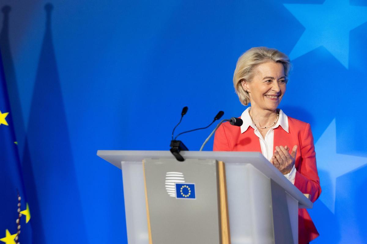 La presidenta de la Comissió Europea, Ursula von der Leyen, durant un acte al Consell de la UE
