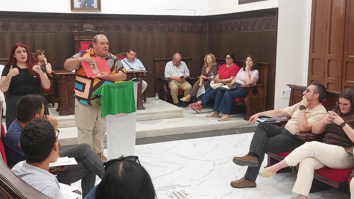 Raúl Palmero en una reciente intervención plenaria por la huelga educativa.