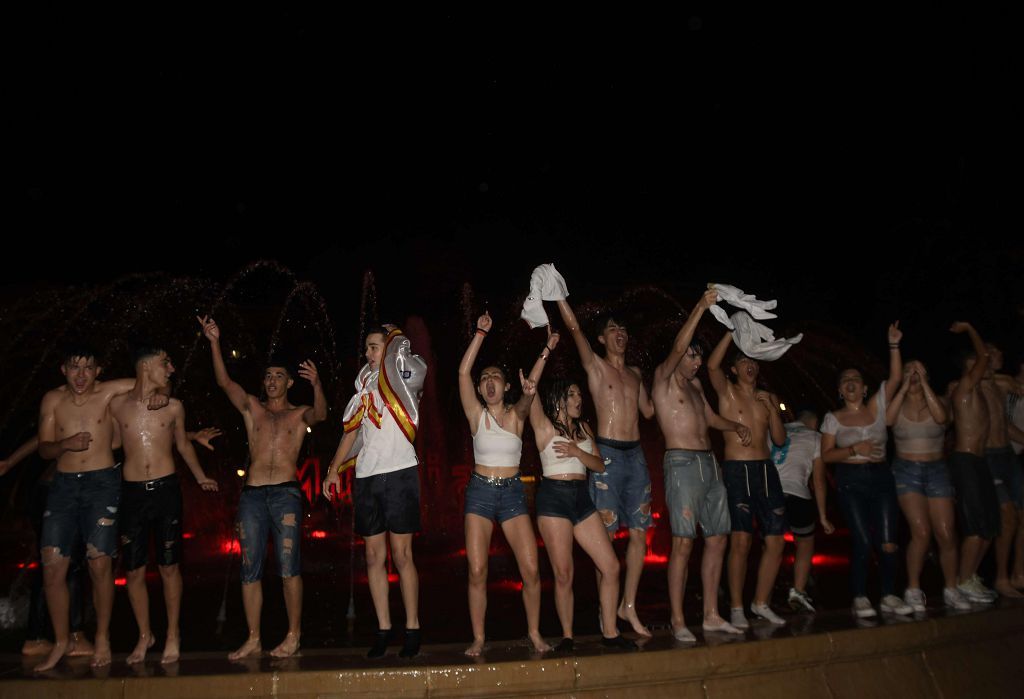 Así celebraron los madridistas la decimocuarta en la Plaza Circular de Murcia