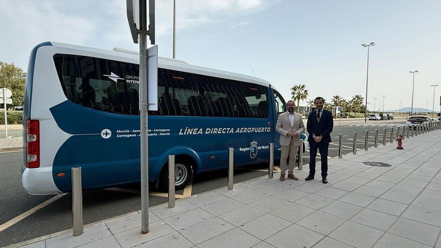 Amplían la conexión al aeropuerto de Corvera con autobuses diarios desde Murcia y Cartagena: estos son los nuevos horarios