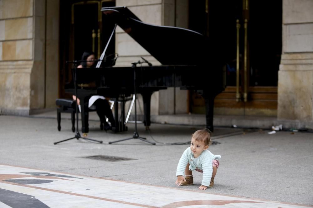 Maratón de piano en el Paseo de Begoña de Gijón