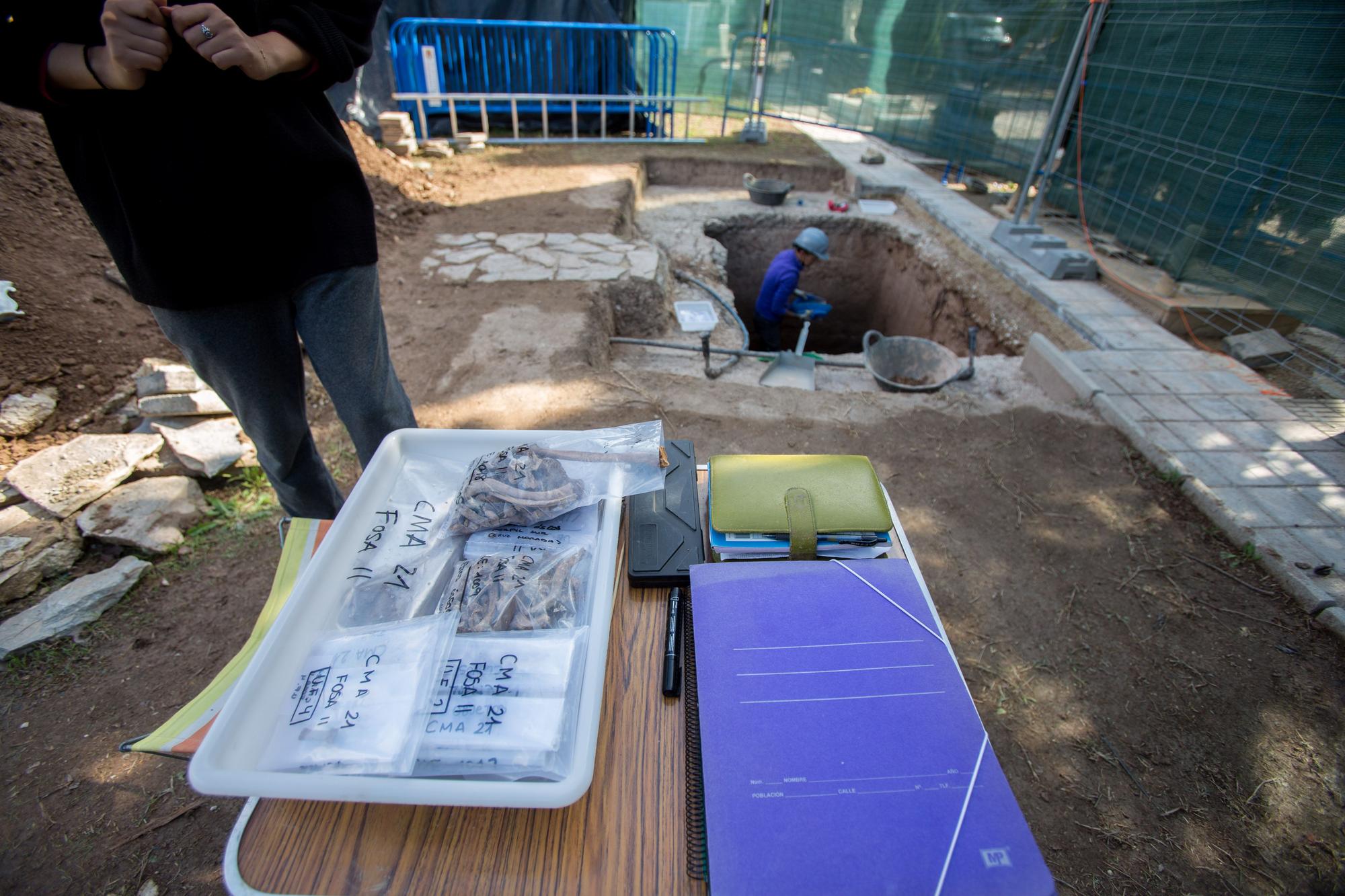 Exhumación en el cementerio de Alicante de los cuerpos represaliados durante la Guerra Civil
