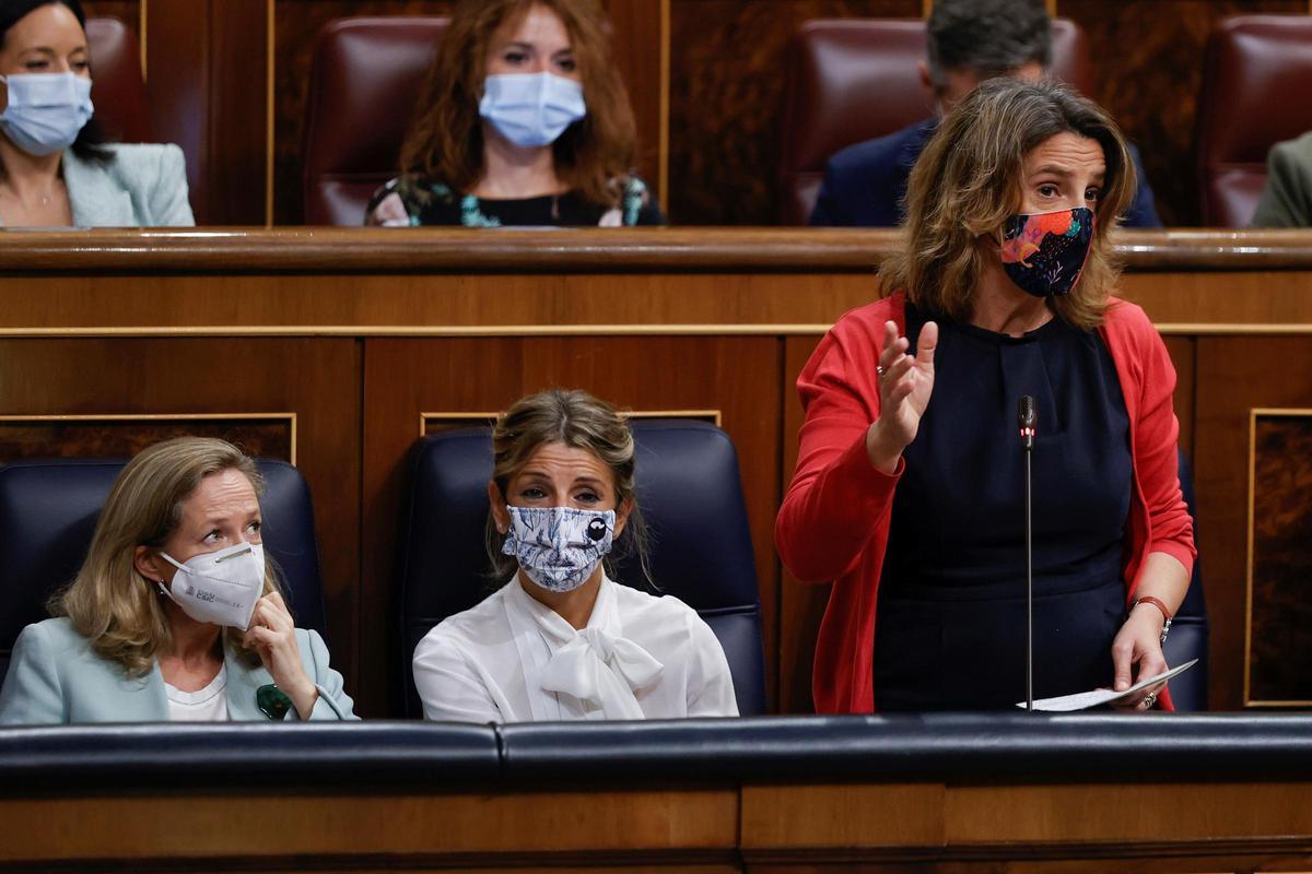 Ribera dice que los consumidores pagarán este año lo mismo por la luz que en 2018