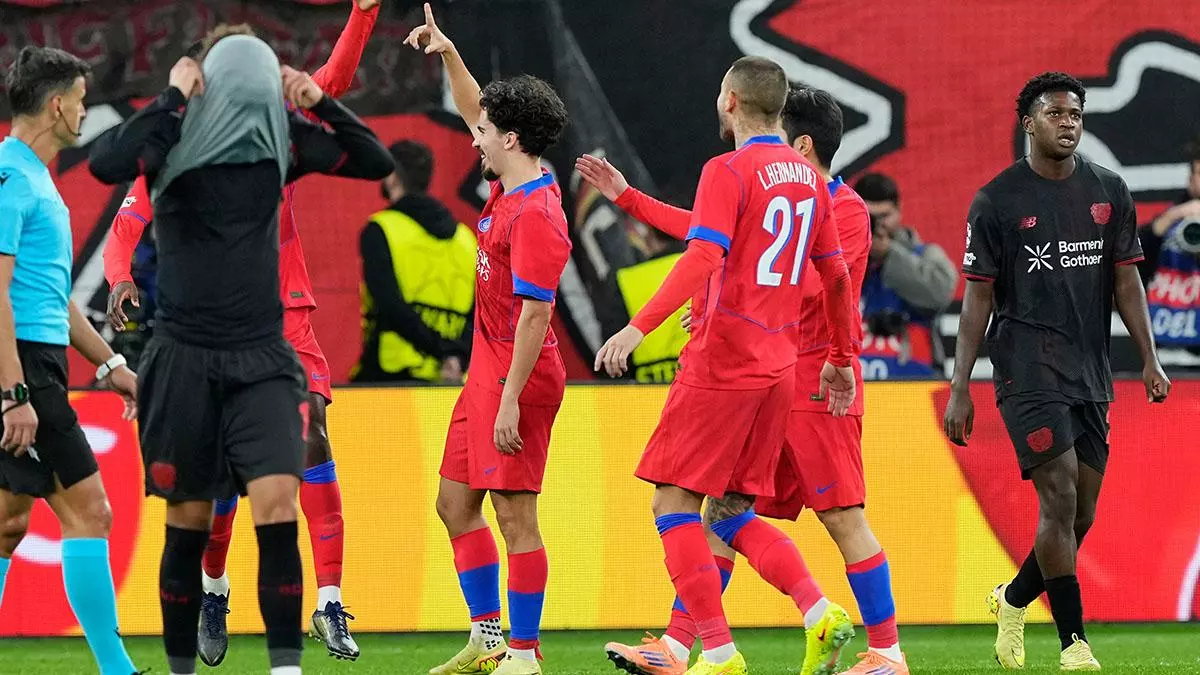 Vitinha cerró la goleada con un derechazo en el añadido