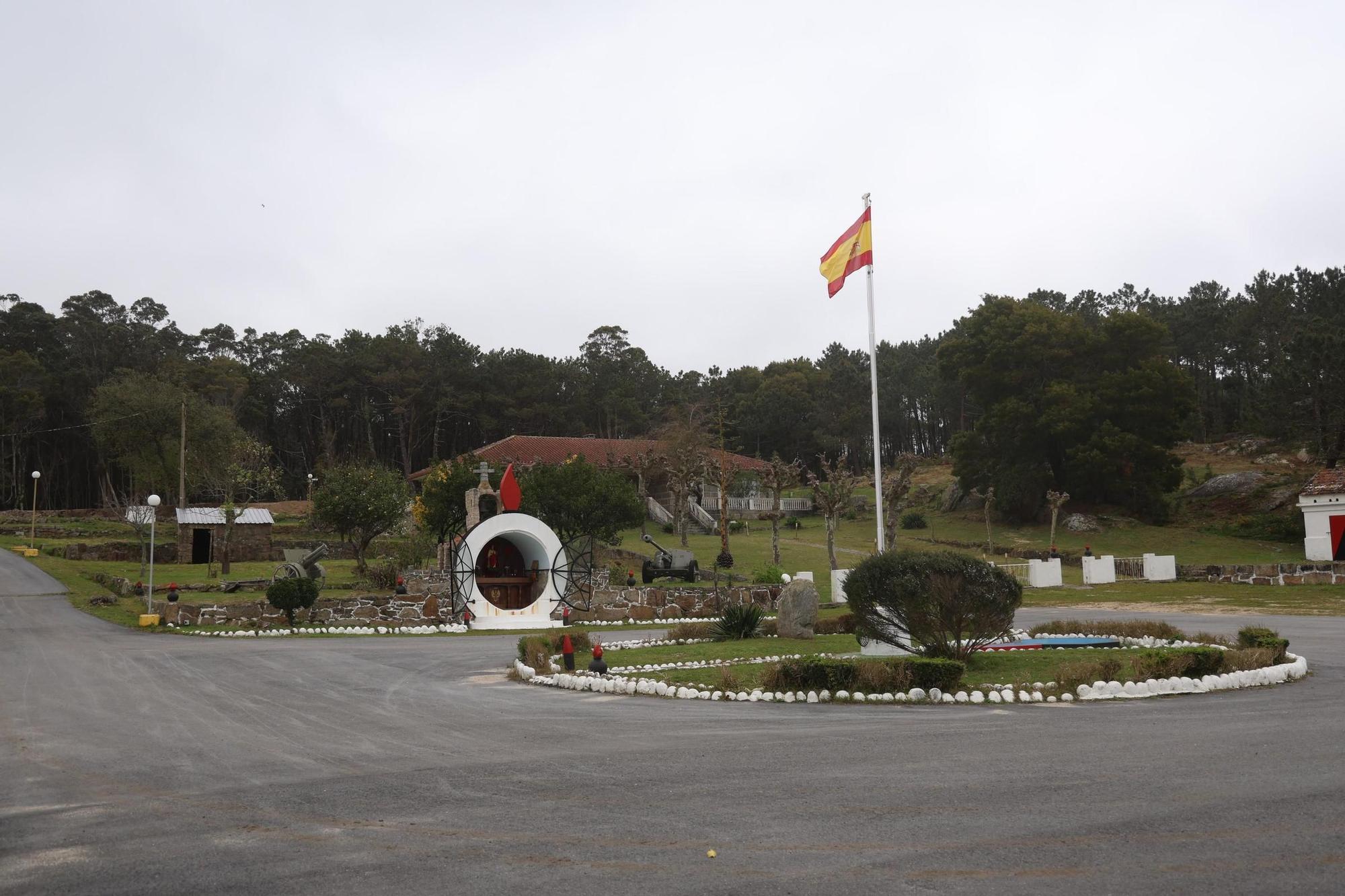 Participantres en las visitas organizadas por Pinchanogrove en la batería militar de Puerto Cuaces.