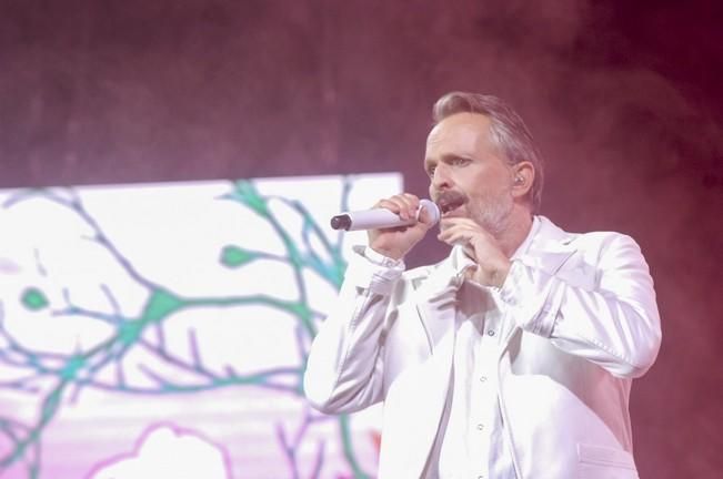 CONCIERTO DE MIGUEL BOSE EN EL PABELLON GRAN ...