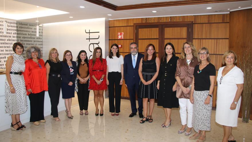 La ministra de Justicia interviene en el encuentro “Mujeres relevantes” celebrado en el Colegio de Abogados de Santa Cruz de Tenerife