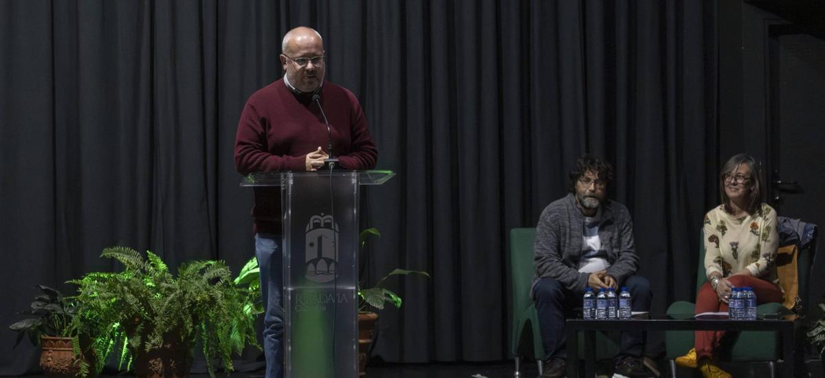 Ribadavia rende homenaxe a Xesús Alonso Montero | ROI CRUZ