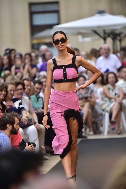 Desfile de moda en la plaza del Ayuntamiento de Cartagena