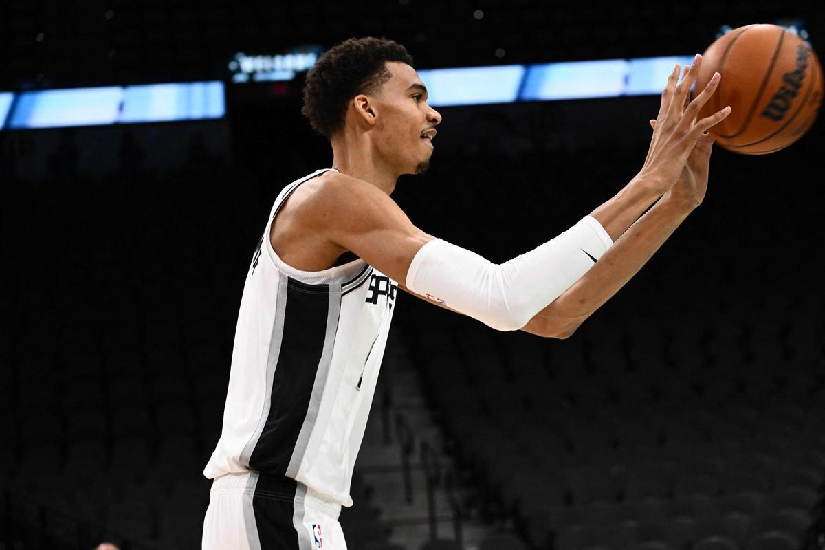 ¡Por fin llegó el día! Wembanyama se viste de corto con los Spurs ¡Por fin llegó el día! Wembanyama se viste de corto con los Spurs