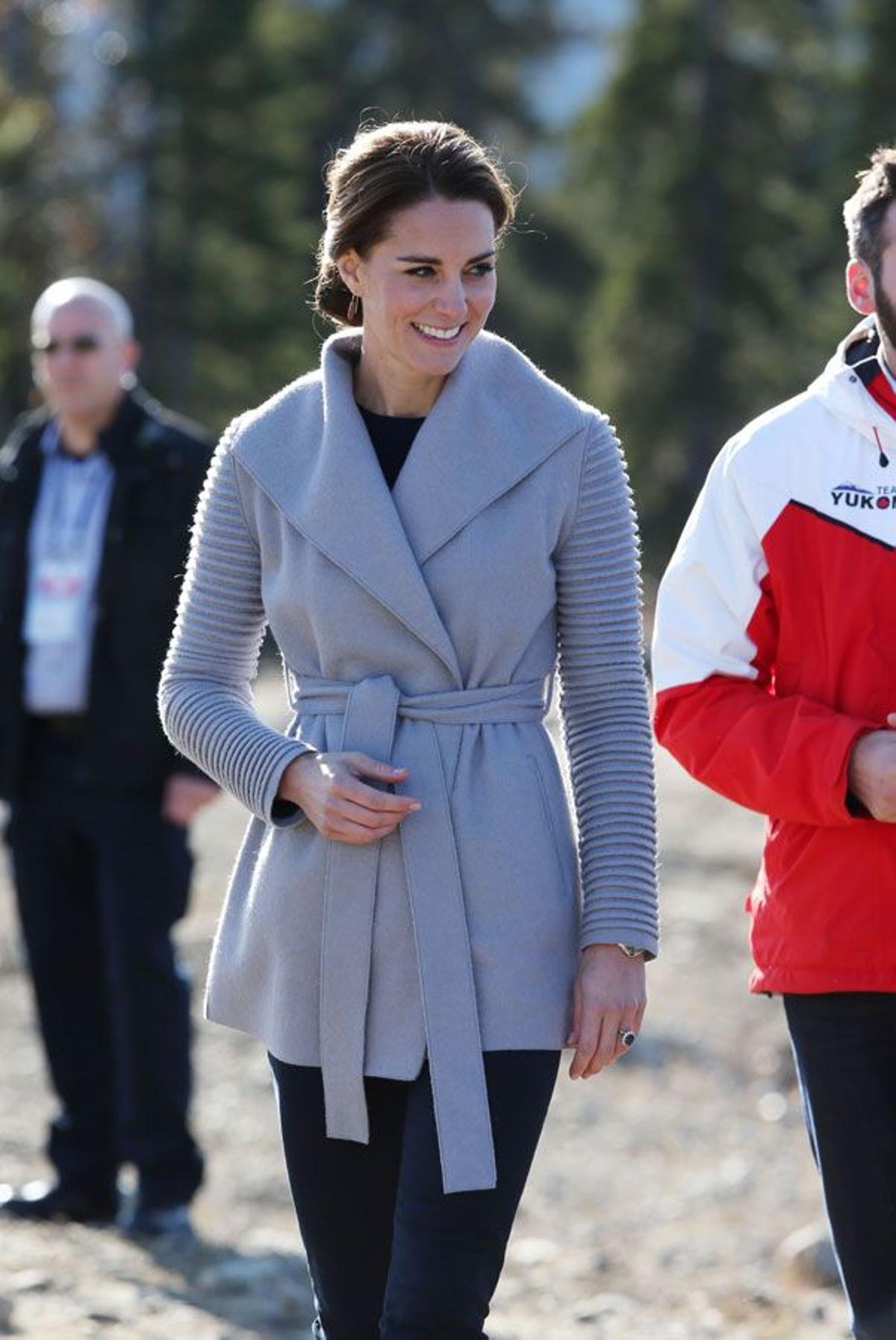 Kate Middleton con abrigo de paño