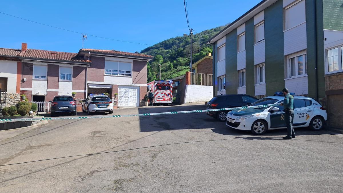 Hallan a un matrimonio tiroteado en su cama en Lena