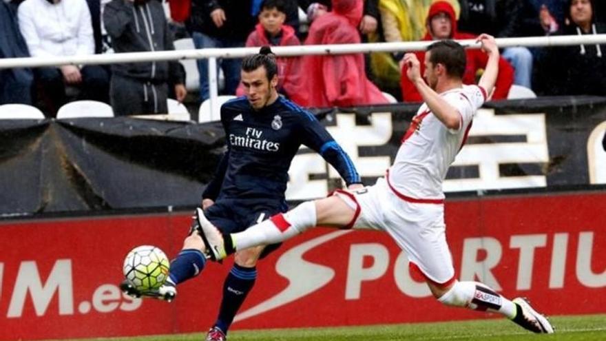 El Madrid sale indemne de Vallecas tras una remontada agónica