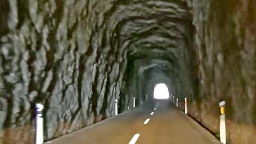 Una imagen del interior del túnel de Formentor, captada desde dentro de un vehículo.