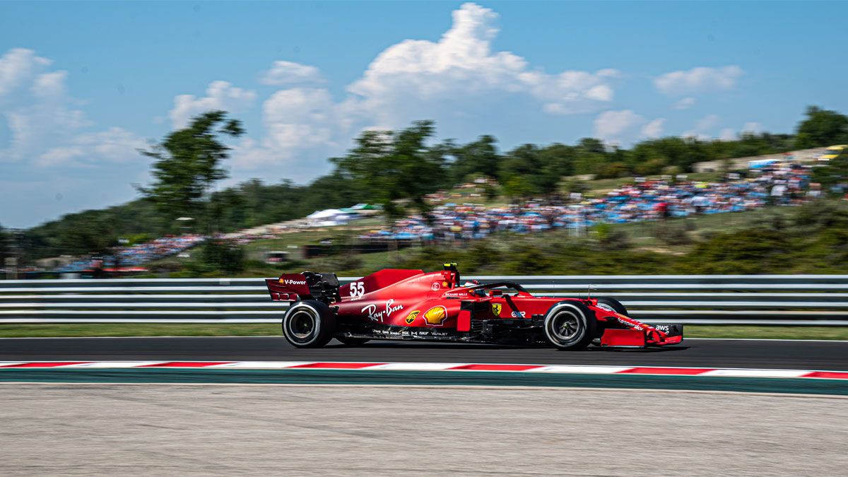 Sainz, al volante del SF21 en Hungría