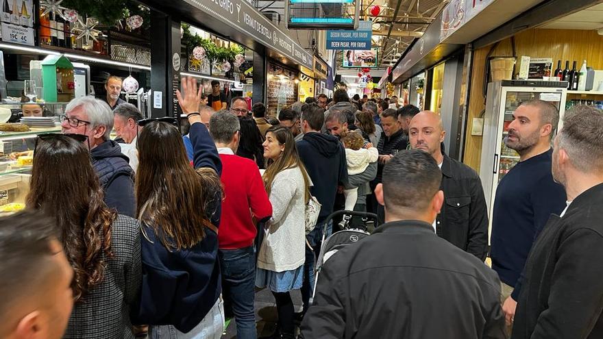 Las fotos del llenazo total en los mercados municipales de Palma para realizar las últimas compras de Nochevieja