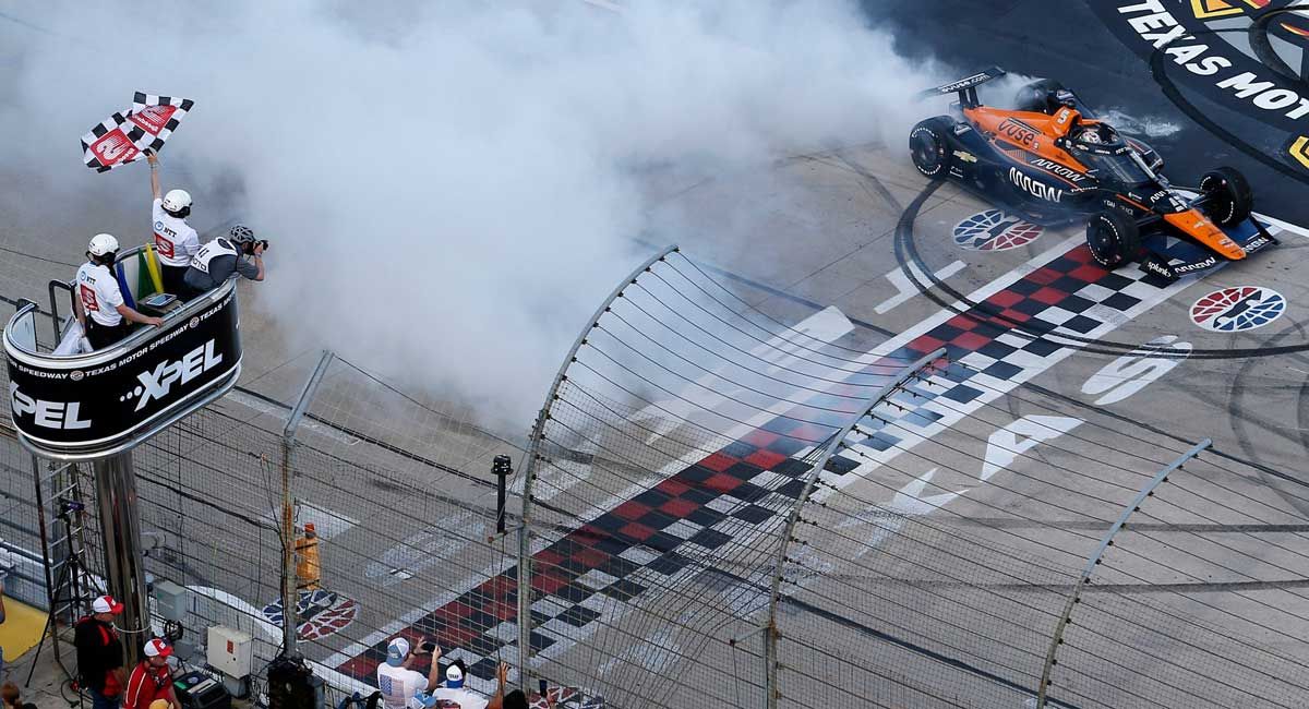 O'Ward derrapa con su Chevrolet tras ganar la carrera.