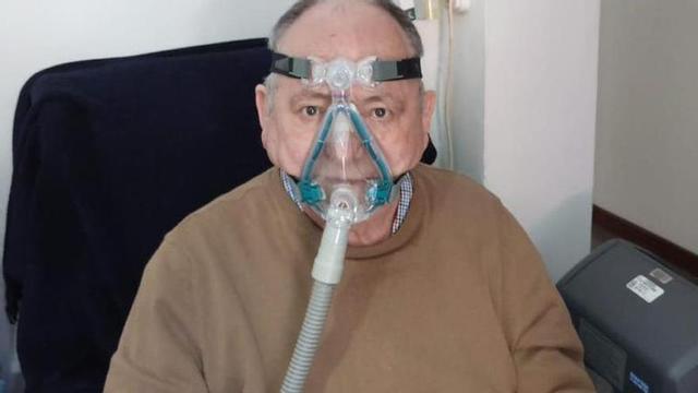 Carlos González, que precisa oxígeno extra las 24 horas del día. | FDV