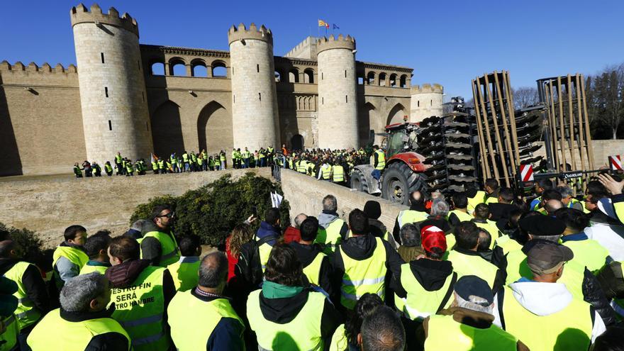 La Aljafería &#039;se blinda&#039; a las protestas del campo aragonés