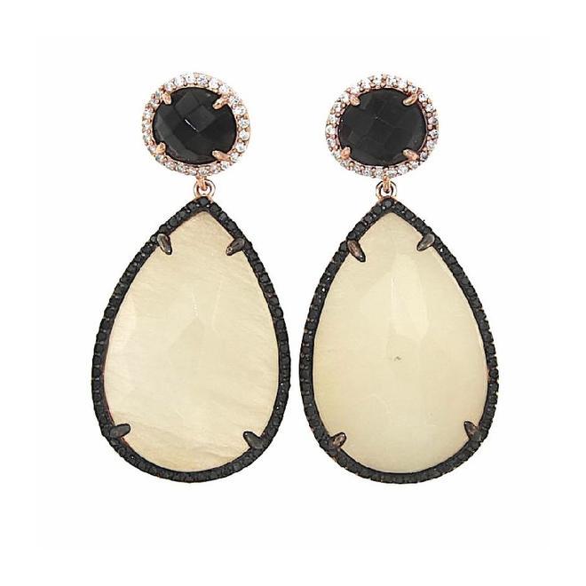 Pendientes blanco y negro, Coolook