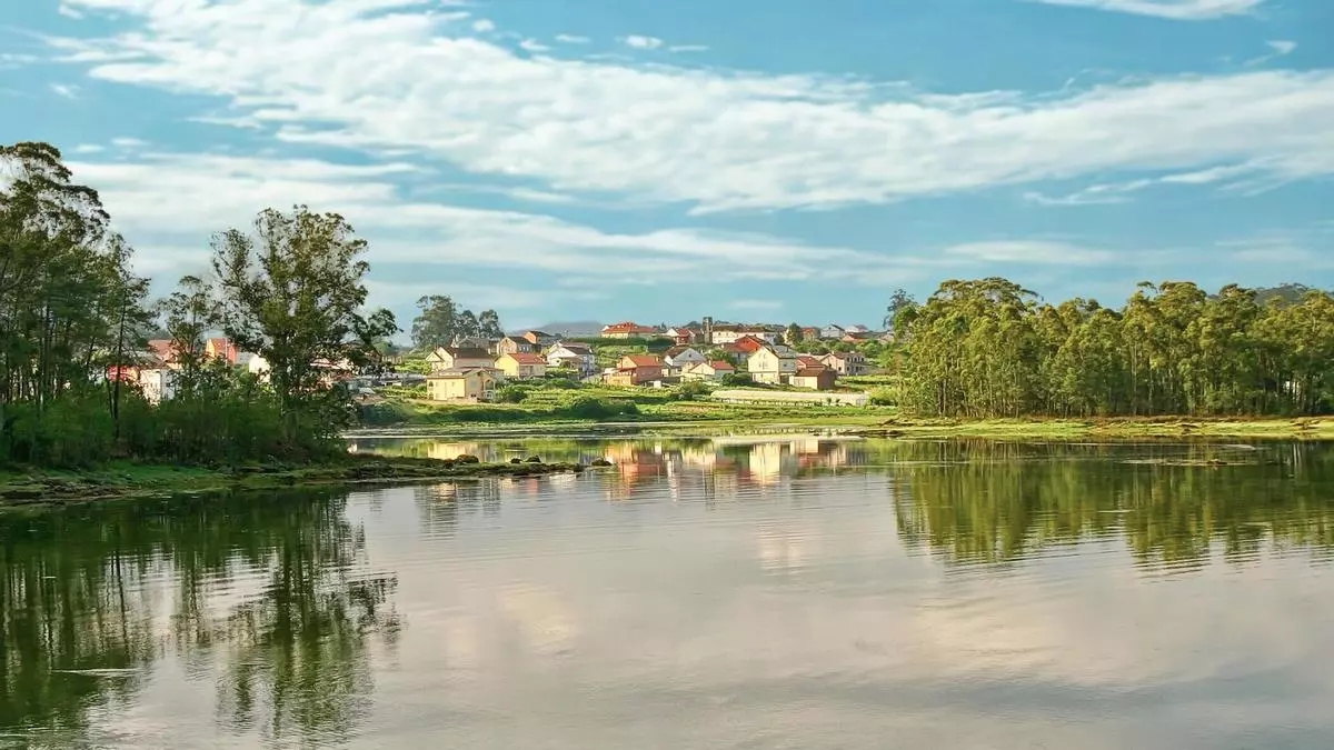 Paisaje, gastronomía e historia: la mejor bodega de Galicia está en el pueblo donde nació Valle-Inclán