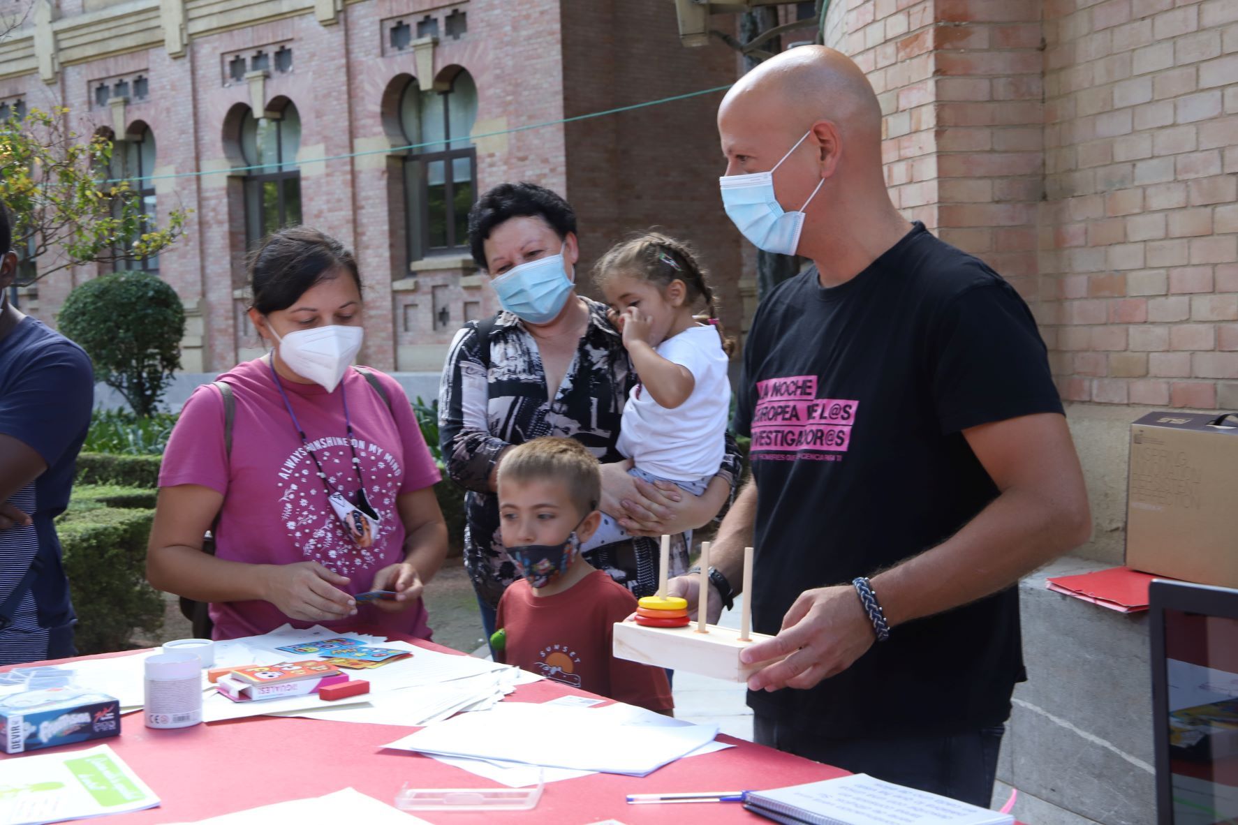 La ciencia se convierte en una fiesta infantil durante a Feria de los Ingenios