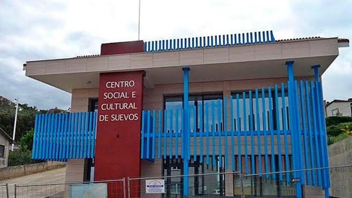 Vista del centro social de Suevos.