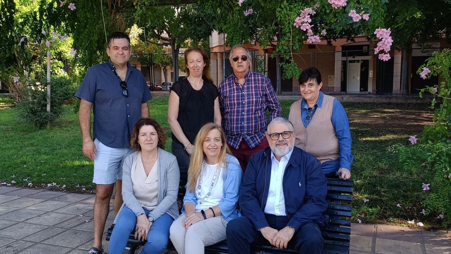 De pie, José Antonio Ruiz, Elia Espina, Pedro Bonet y Cristina Andreu. Sentados, Maria García, Yolanda Rodríguez y Sebastián Arbós.