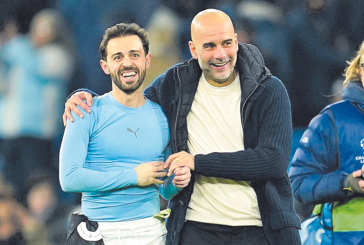 Un feliz Guardiola festeja junto a Bernardo Silva el triunfo sobre el Brujas.