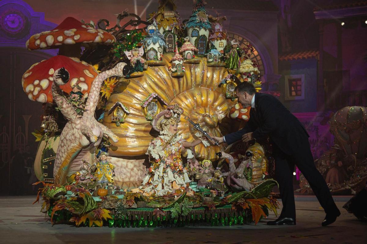 Micaela Díaz Lima, que luce la fantasía “Desde bien lejitos vengo”