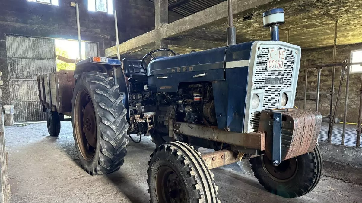 Los ‘600 del rural’ que resisten en Galicia: tractores de 50 años entre ‘Ferraris’ de 500 caballos
