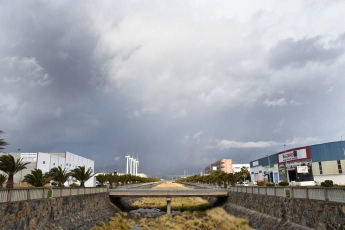 03/04/2019 ARINAGA. AGÜIMES. Lluvia en Arinaga, barranco Canal de Arinaga. Fotógrafa: YAIZA SOCORRO.  | 03/04/2019 | Fotógrafo: Yaiza Socorro