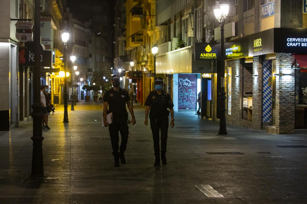 Las dudas de los negocios y de los clientes marcan la primera jornada del aumento de las restricciones en la Comunidad Valenciana en la lucha “nocturna” contra el coronavirus