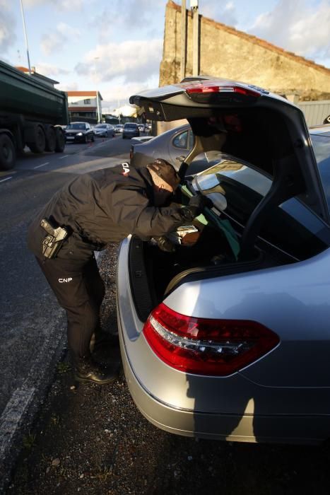 Control de la Policía Nacional en Avilés