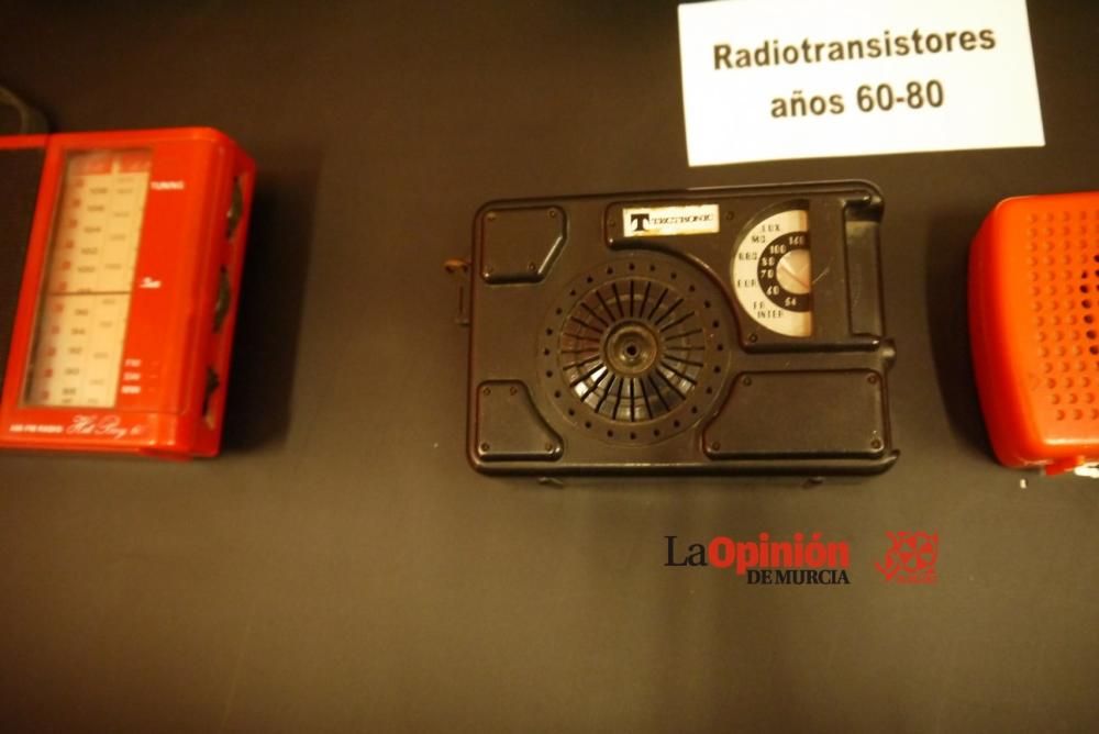 Exposición de radios antiguas en Cieza