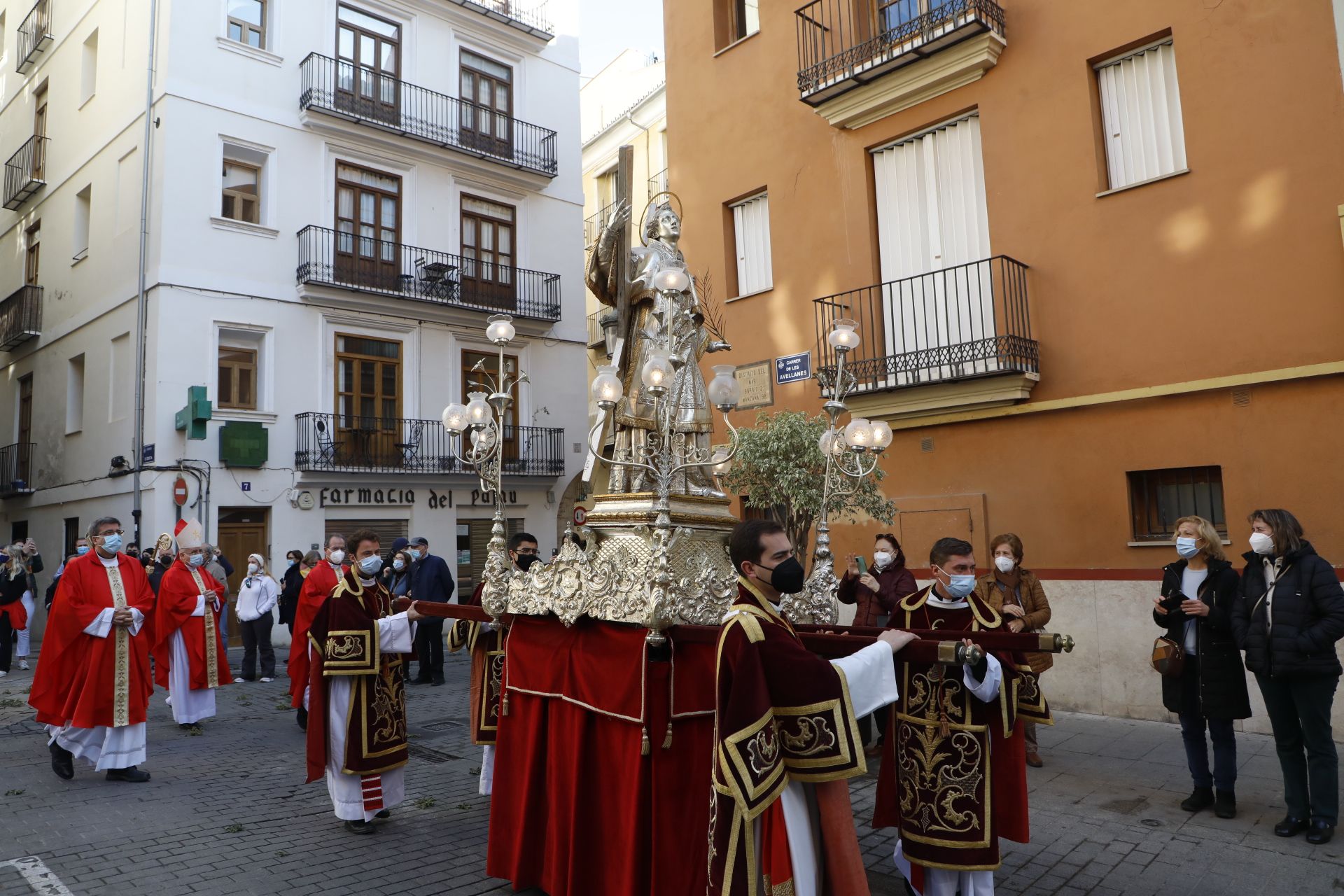 Procesión de San Vicente Mátir, corta y con poca afluencia por las obras en la plaza de la Reina