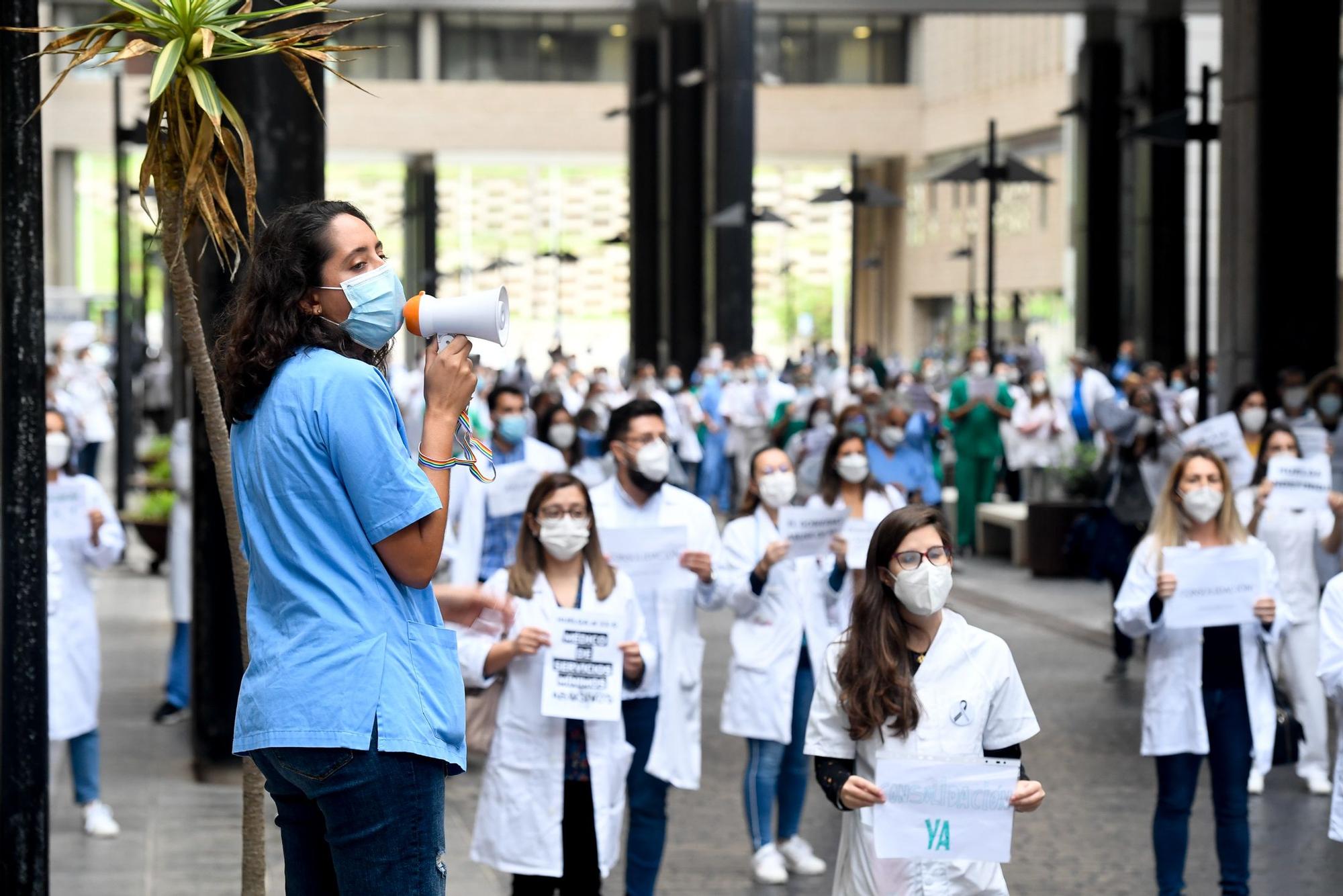 Huelga de médicos en el Doctor Negrín