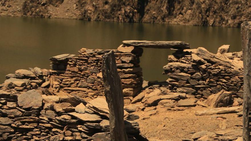 El Florián de Ocampo de Zamora premia un trabajo sobre los pueblos sumergidos en Ricobayo