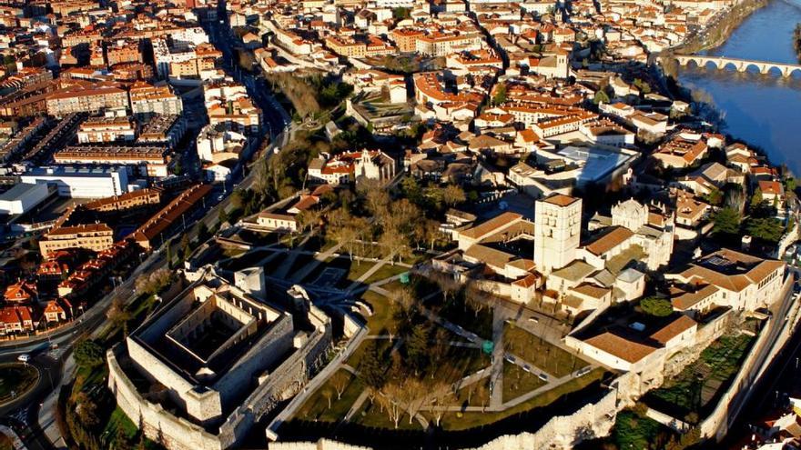 Vista aérea del entorno de la Catedral y el Castillo de Zamora.