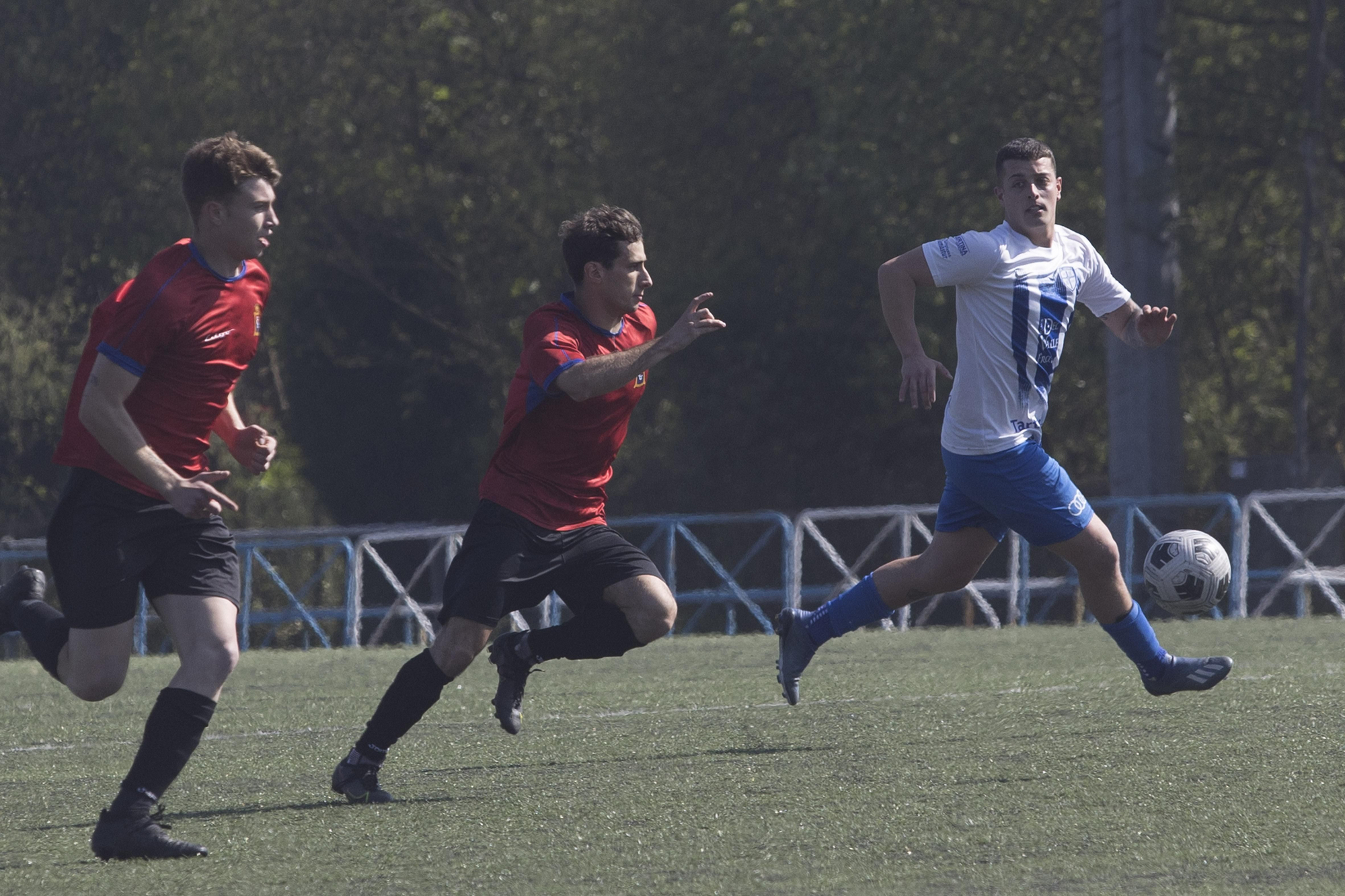 El Condal vuelve a Tercera División tras la final por el ascenso ante el Atlético de Lugones