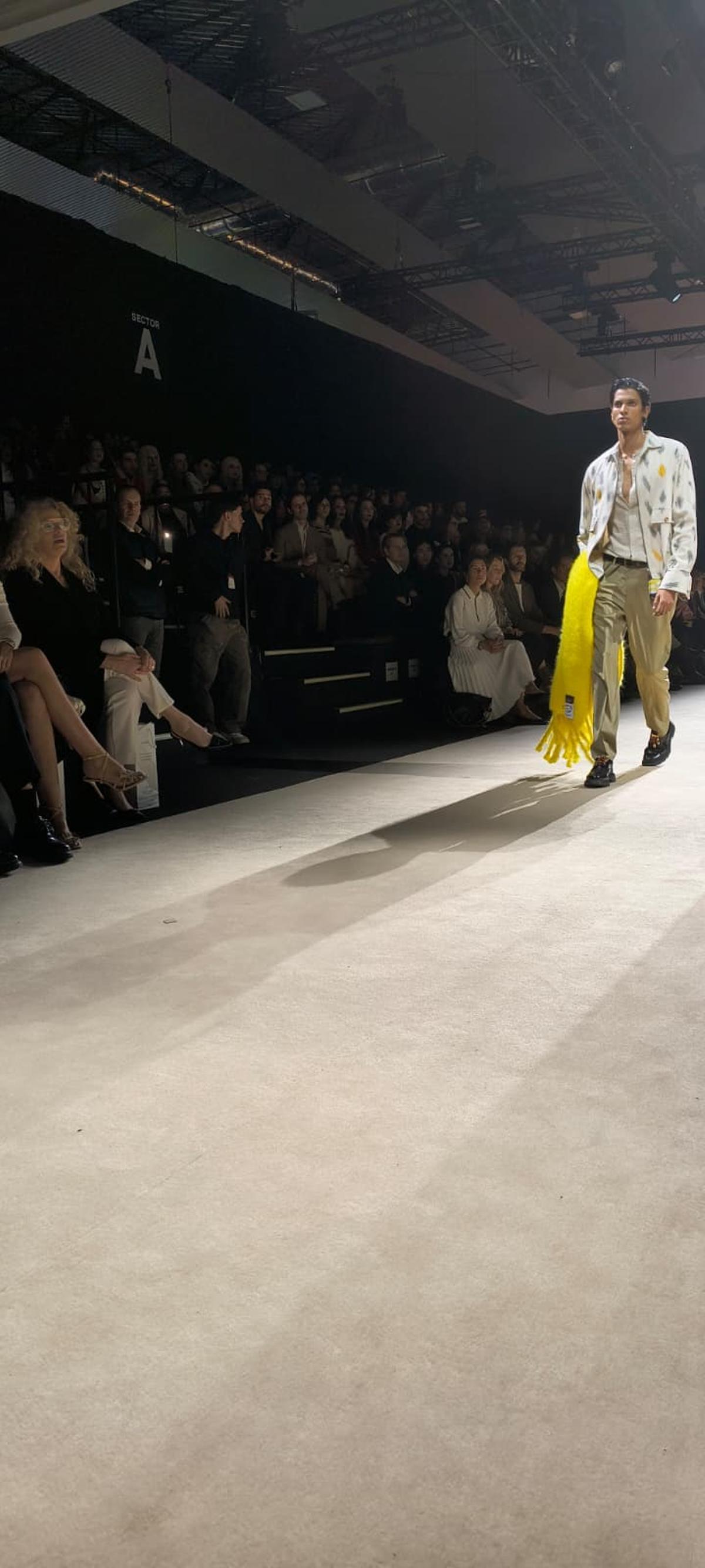 Erroz conecta cultura con moda y ficha a Karla Sofía Gascón