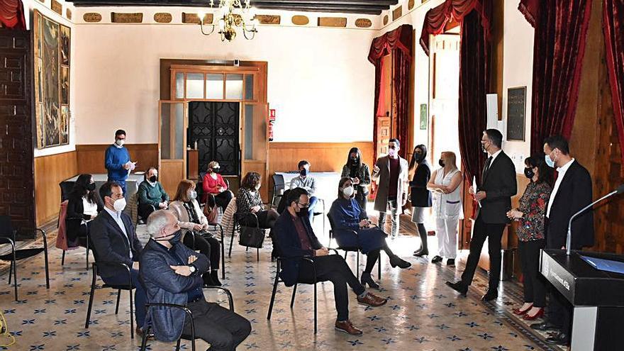 Un instante del acto celebrado ayer en el Ayuntamiento.