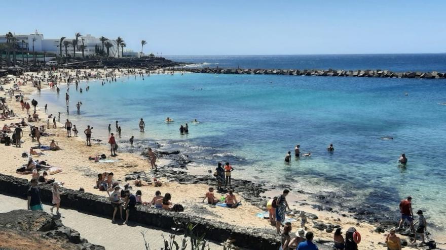 Playa de Flamingo, en Playa Blanca (Yaiza), en una imagen de archivo.