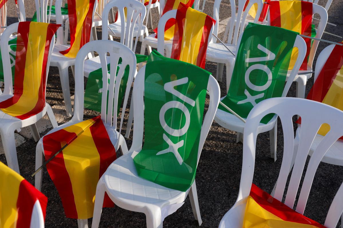 Mitin de Santiago Abascal en el inicio de la campaña de VOX, en Puerto Almerimar, El Ejido.