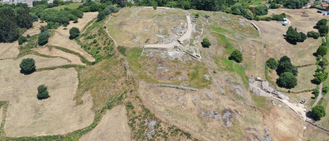 Vista aérea del yacimiento arqueológico del castro de Elviña.